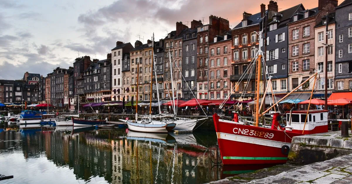découvrez la cuisine normande : saveurs authentiques, produits frais de la mer et recettes traditionnelles de normandie.