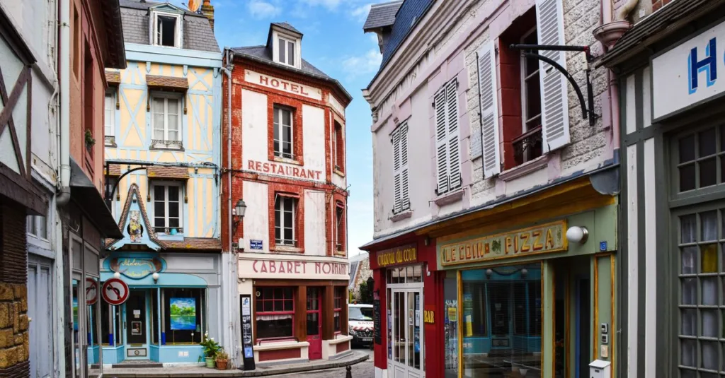 découvrez la cuisine normande, riche en saveurs authentiques entre mer et campagne, avec ses plats traditionnels à base de produits frais et locaux.